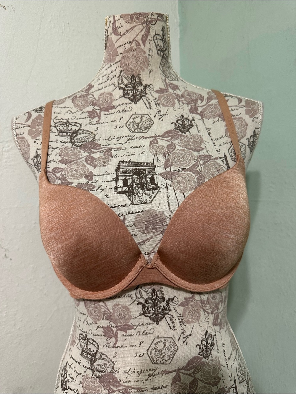 Adore Me Smooth Light tan T-Shirt Bra size 34C padded
